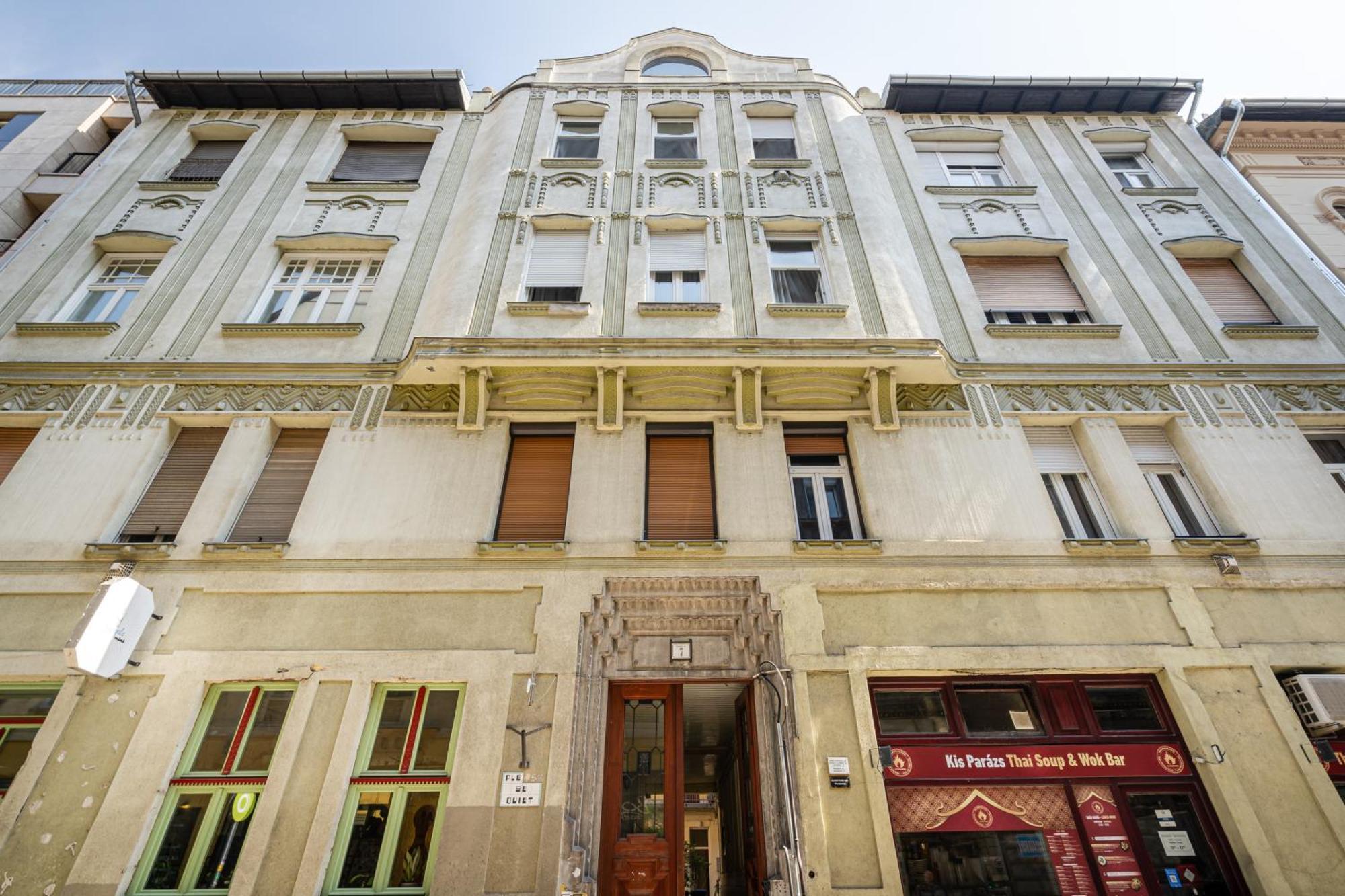 K7 - Boutique Apartments, Best Location. By Bqa Budapest Bagian luar foto